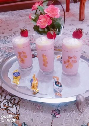 عکسی از دستور اسموتی توت فرنگی 😋😍🍓🍓
