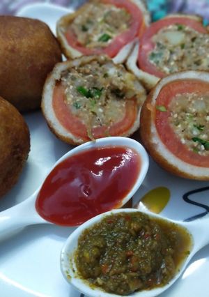 टोमेटो बोंडा (Tomato bonda recipe in Hindi) रेसिपी मुख्य फोटो