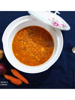 عکسی از دستور سوپ سبزیجات با مرغ ریش شده🥕🧅🥔🍲