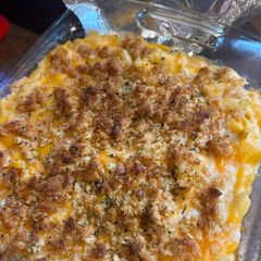 A picture of Mac & Cheese.