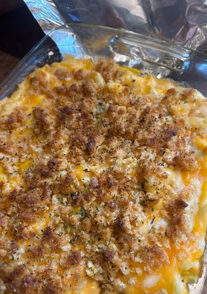 A picture of Mac & Cheese.