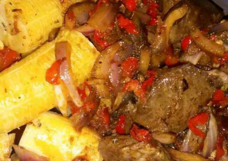 Boiled plantain with palmoil sauce