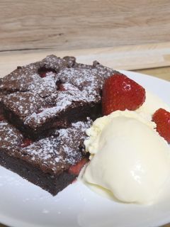 Epres brownie recept fotója