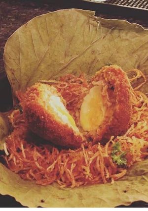 A picture of Nargisi scotch egg.