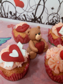 Una foto de Cupcakes red velvet San Valentín