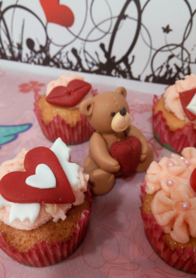 Una foto de Cupcakes red velvet San Valentín