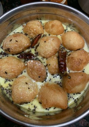 A picture of Dahi Vada.