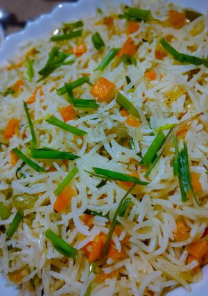 ভেজ ফ্রায়েড রাইস (Veg fried recipe in bengali) রেসিপির প্রধান ছবি