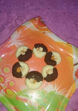 A picture of Chocolate vanilla sandesh.