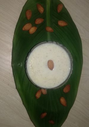 ખીર (Kheer Recipe In Gujarati) રેસીપી મુખ્ય ફોટો