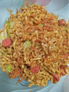 Foto resep Mie goreng alakadarnya 😁