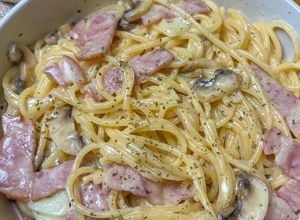 Hình của món Mỳ ý thịt xông khói sốt kem thơm béo !!!.