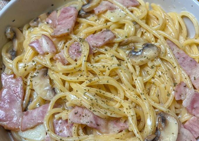 Cách làm Spaghetti sốt kem thịt hun khói