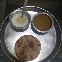 A picture of Rajgire ke parathe.