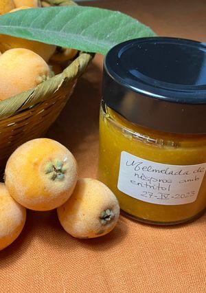 Una foto de Mermelada de nísperos con canela, endulzada con eritritol