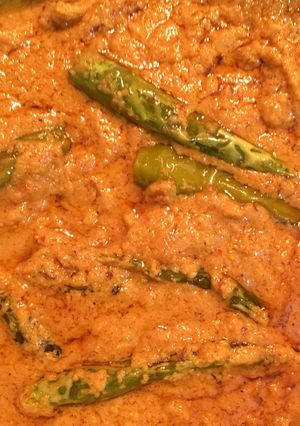 A picture of Hyderabadi Mirchi Curry.