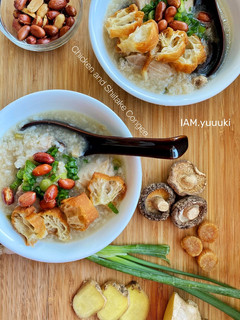 A picture of Chicken Mushroom Congee.