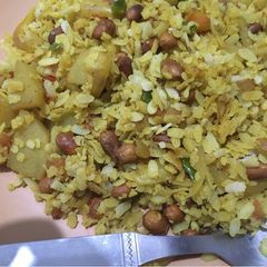 A picture of Aloo Poha.