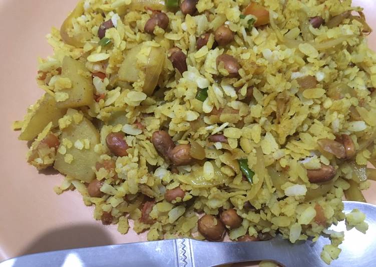 How to Prepare Recipe of Aloo Poha