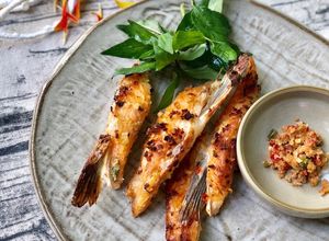 Hình của món Vi Cá Hồi Nướng Muối Sả.