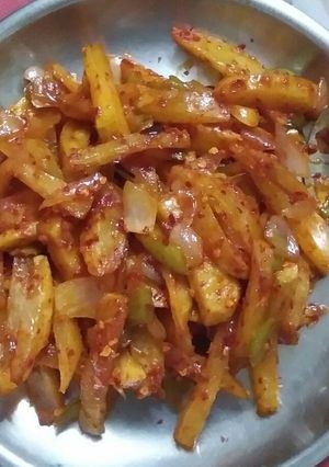 A picture of Aloo pyaz.