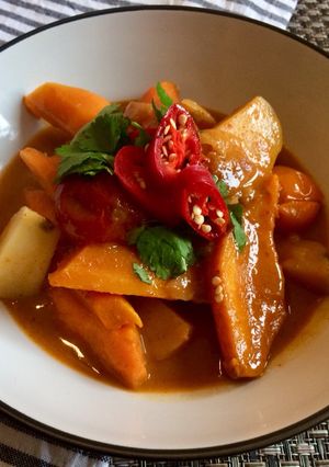 A picture of Root Veg Thai Red Curry.