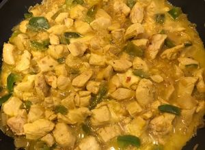 Une photo de Blanc de Poulet cúrcuma