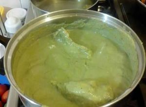 Una foto de Mole Verde de mi Mamá 🍲