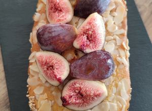 Une photo de Cake figue amande et cardamome