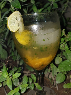 A picture of Tricolor peachy pineapple punch.