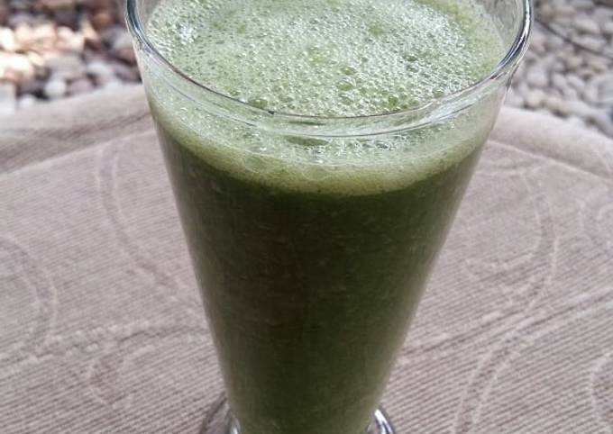 Langkah Mudah untuk Menyiapkan Green Smothies Bayam Anti Gagal