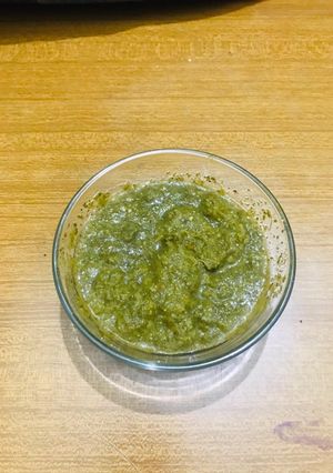A picture of Mint chutney.