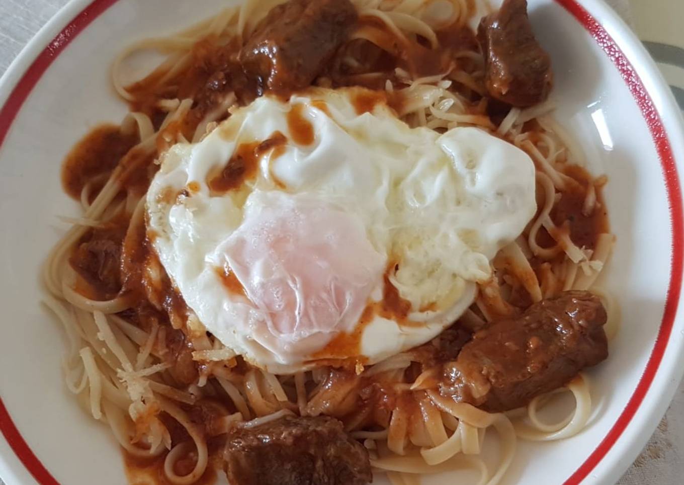 Tallarines con fondo de nevera y despensa
