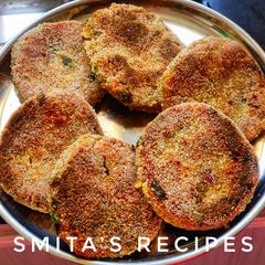 A picture of Sweet potato and raw banana tikki.