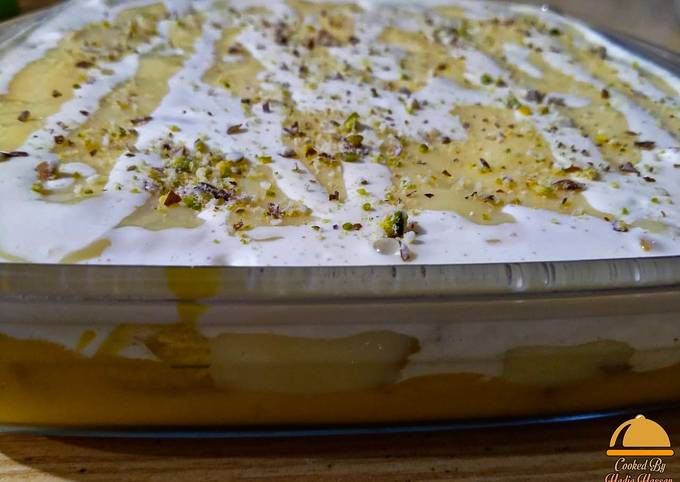 Mango custard trifle