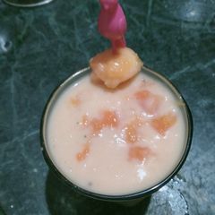 A picture of Papaya shake 😋.