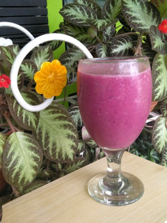 Foto resep Smoothies fruits (Pisang, Apel, Buah naga)