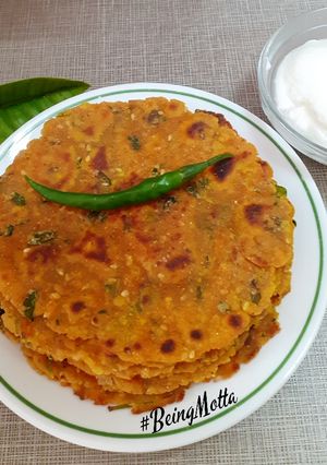 A picture of Jowar-Wheat Methi Paratha.