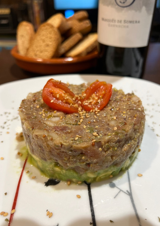 Una foto de Tartar de atún