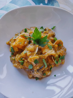 Una foto de Potaje de garbanzos y mariscos