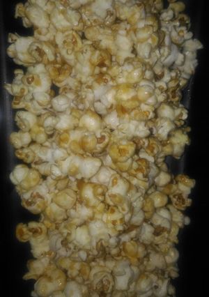 A picture of Caramelized Popcorn.