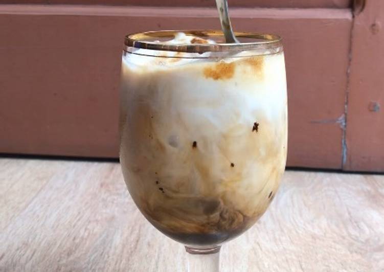 Bagaimana Membuat Es kopi susu jujur enak banget by tasya farasya Anti Gagal