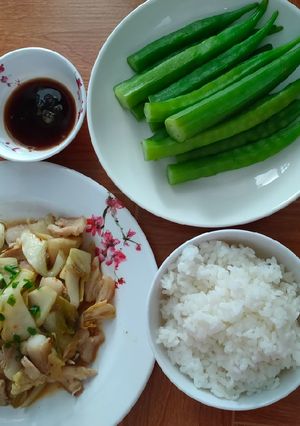 Hình của món Cơm đơn giản 1 người ăn.