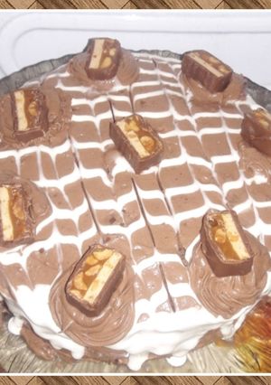 A picture of Snickers Cake.