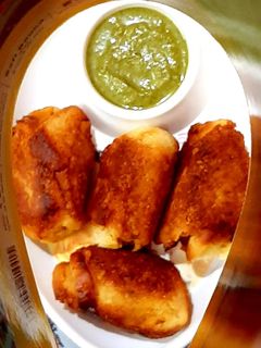 ब्रेड पकौड़े (Bread pakode recipe in hindi) रेसिपी मुख्य फोटो