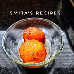 A picture of Gulab jamun.