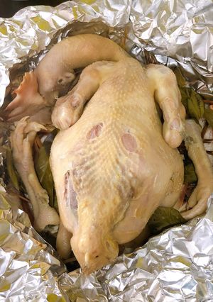 Hình của món Gà hấp muối.