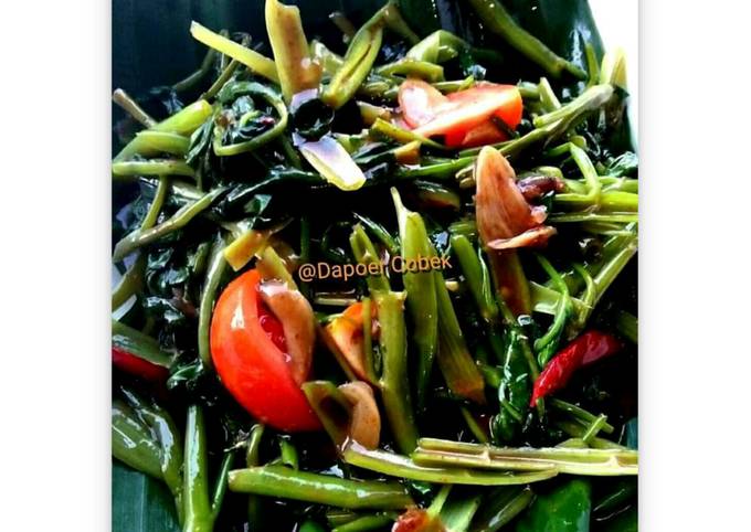 Cara Gampang Membuat Cah kangkung Kuah Pedas yang Bisa Manjain Lidah