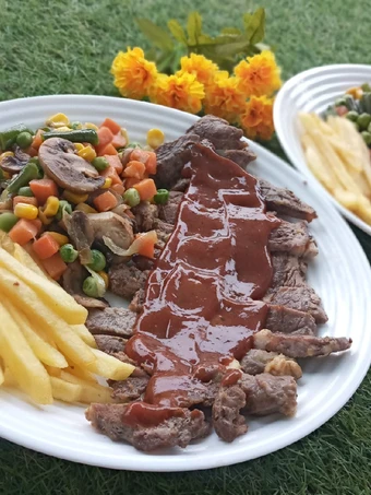 Langkah Gampang Menyiapkan Resep Simple Sirloin Steak yang Sempurna Anti Ribet, Lezat Sekali