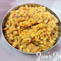 A picture of Achari Khadi Daal.